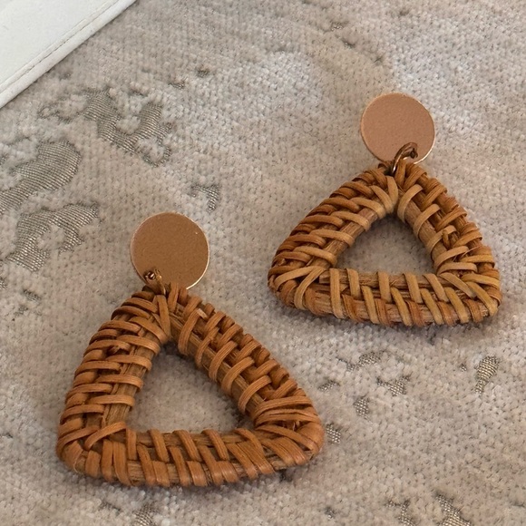 Triangle Woven Rattan Earrings - Picture 2 of 4